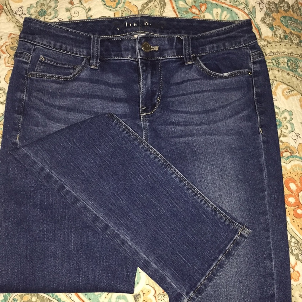 Medium wash White House black market jeans size 0